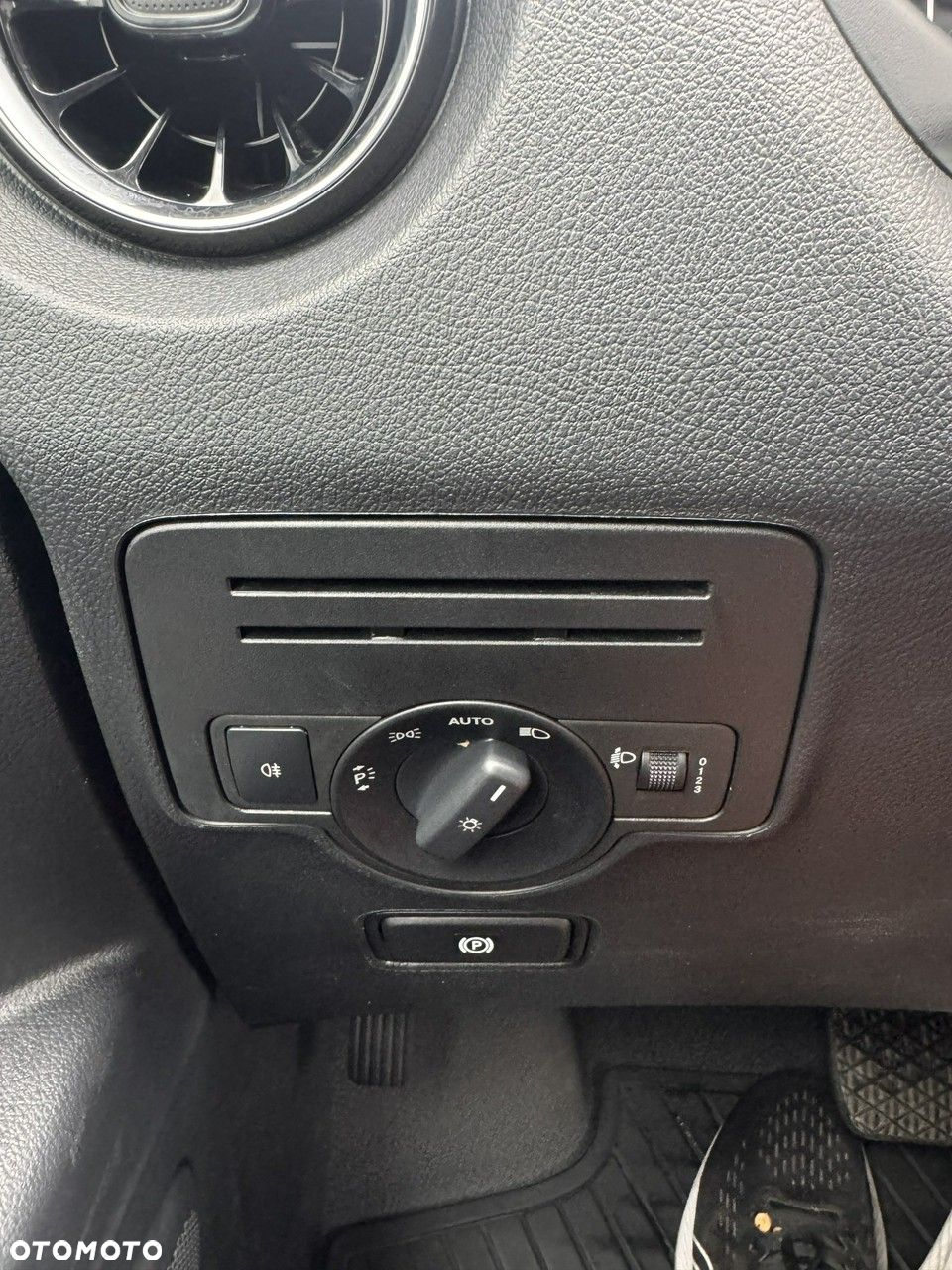 Mercedes-Benz Vito - 25