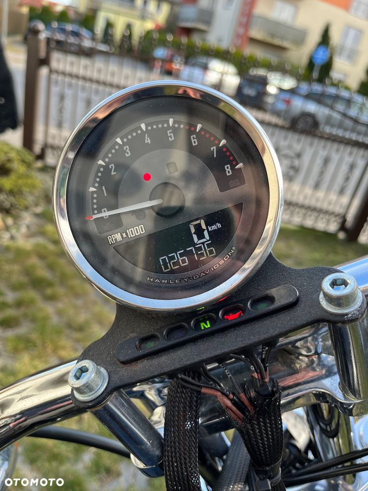 Harley-Davidson Sportster Roadster 883R - 10