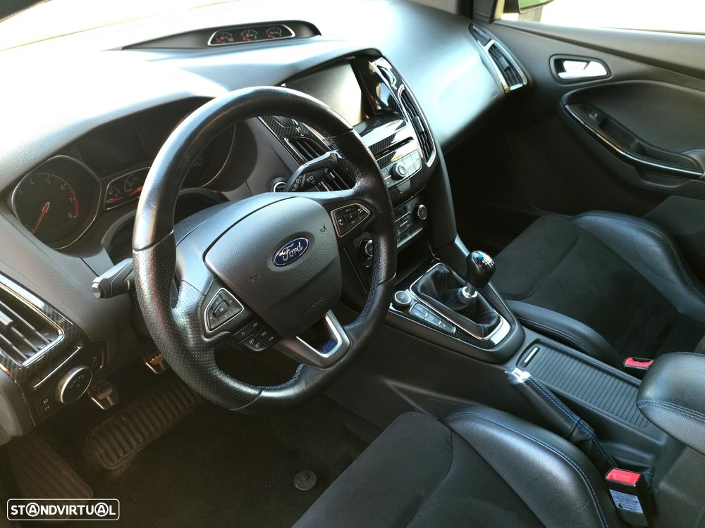 Ford Focus 2.3 EcoBoost RS Pack Performance - 13