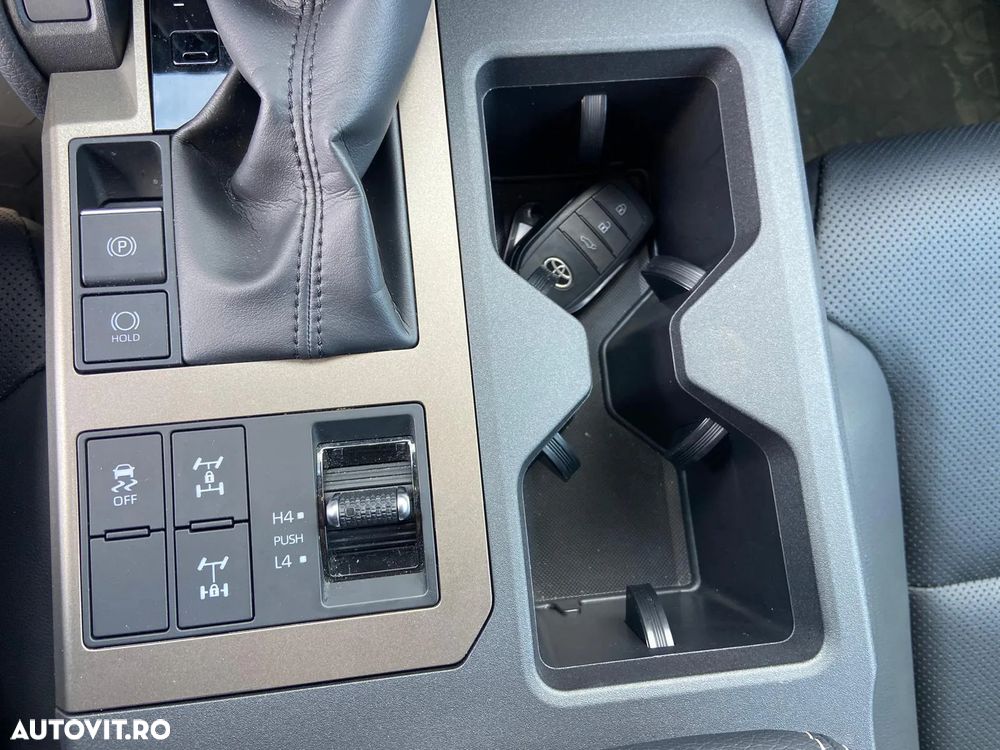 Toyota Land Cruiser 2.8l D-4D 204 CP A/T 7 locuri Executive - 30