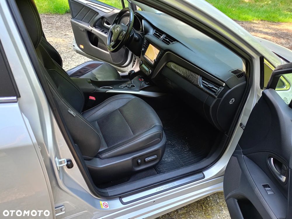 Toyota Avensis 2.0 Premium MS - 26