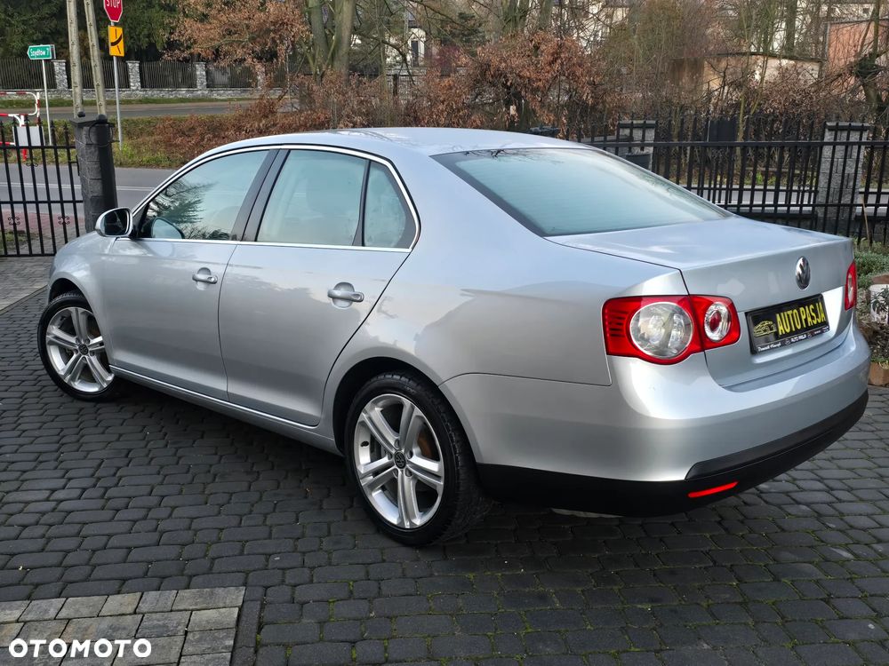 Volkswagen Jetta 1.6 United - 16