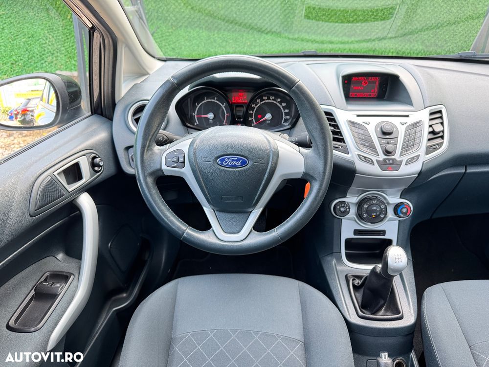 Ford Fiesta 1.25 Champions Edition - 9