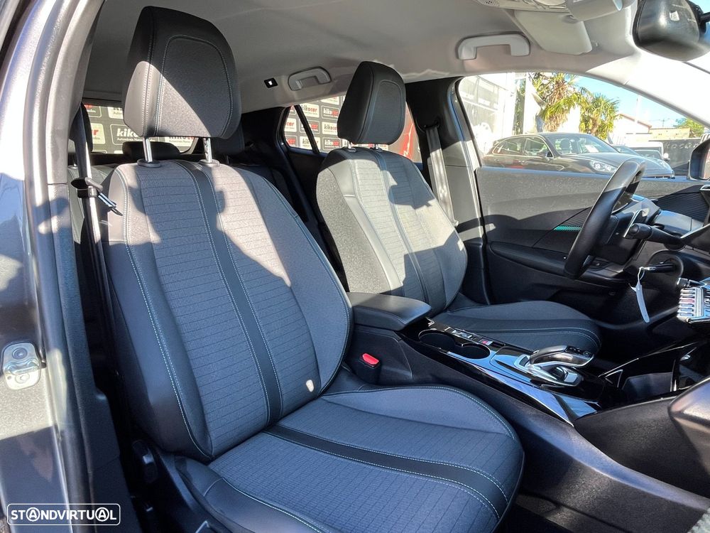 Peugeot 2008 1.5 BlueHDi Allure EAT8 - 52