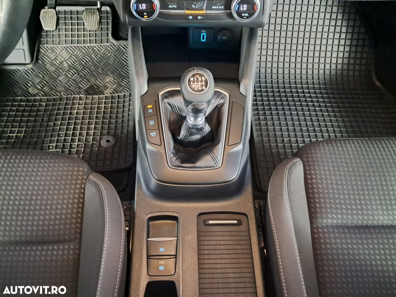 Ford Focus - 16