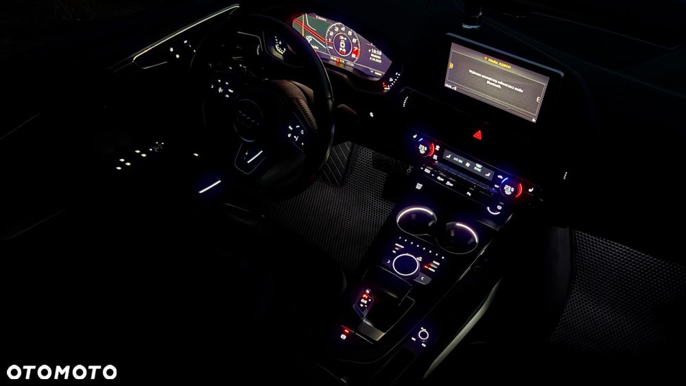 Audi A4 Limousine - 32