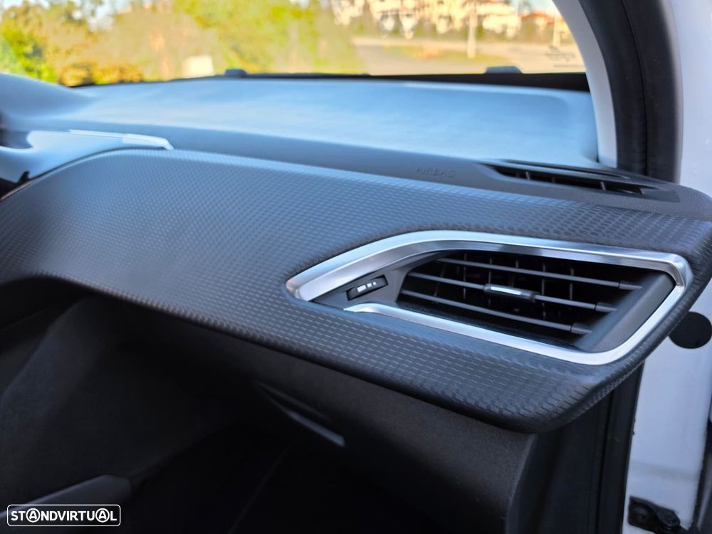 Peugeot 208 1.2 PureTech Style - 11