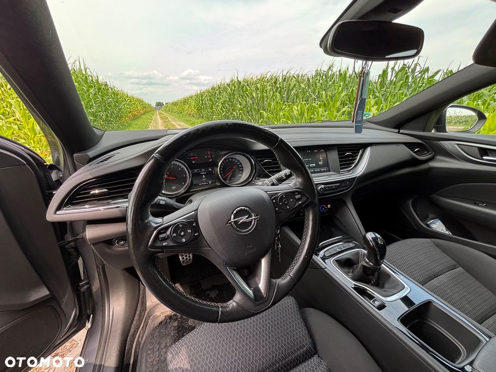 Opel Insignia - 10