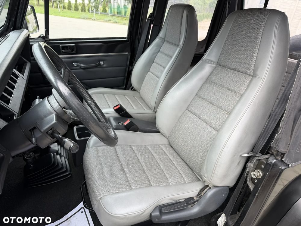 Jeep Wrangler - 21