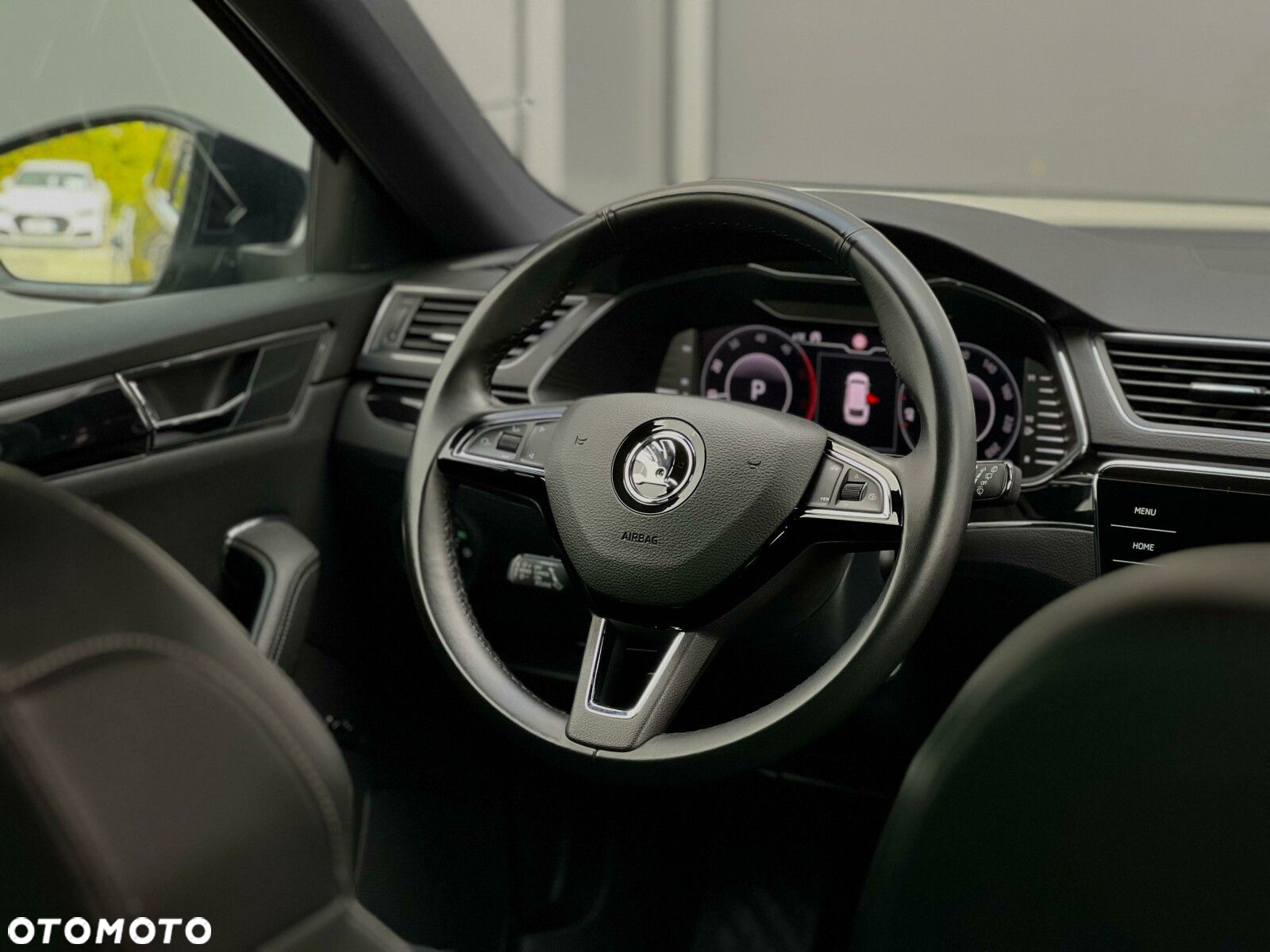 Skoda Superb 2.0 TDI 4x4 L&K DSG - 26