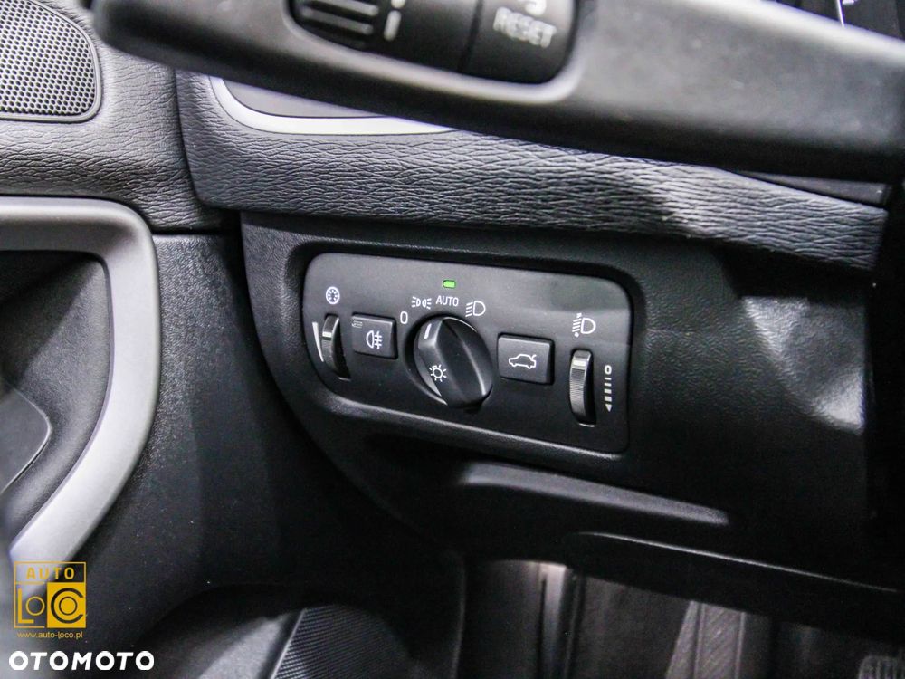 Volvo V40 T3 Drive-E Momentum - 26