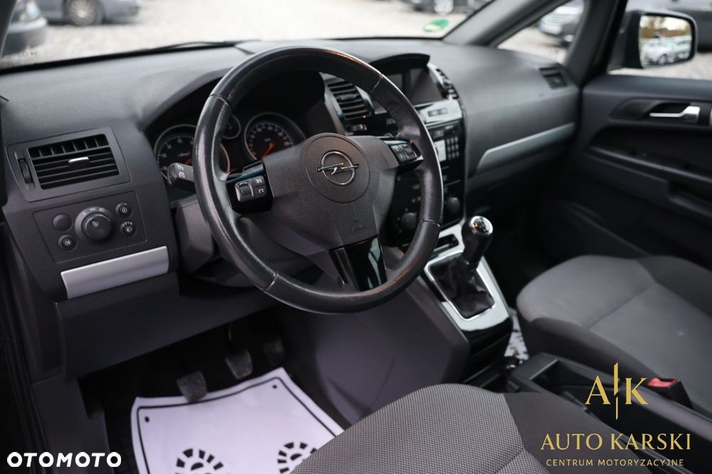 Opel Zafira - 25