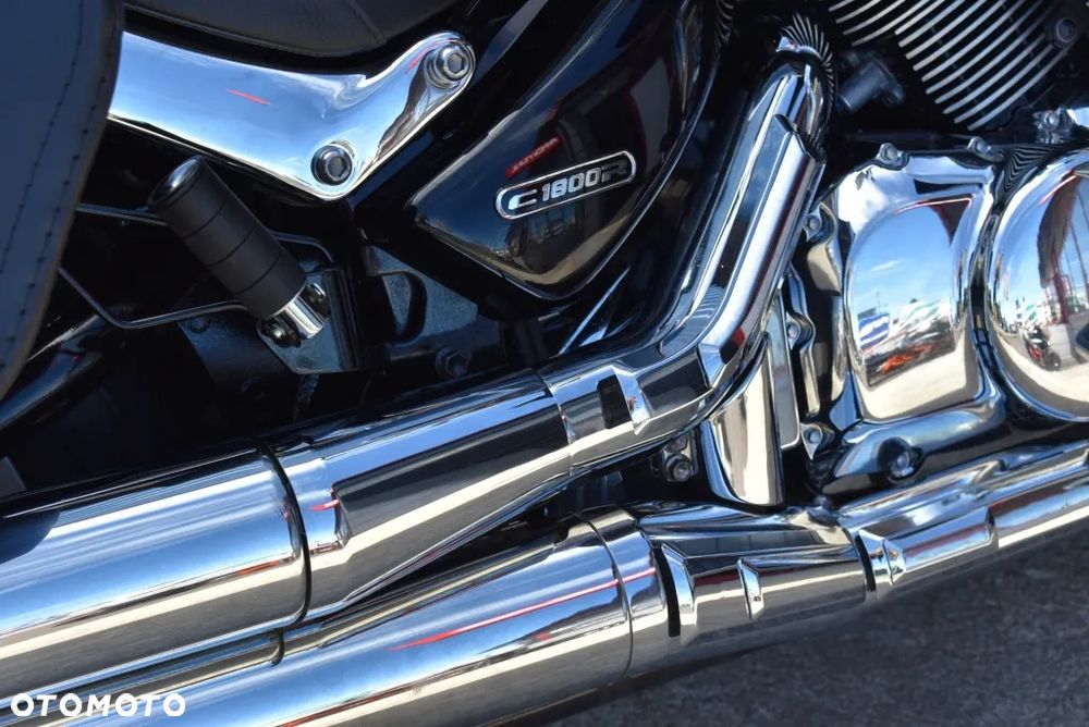 Suzuki Intruder - 33