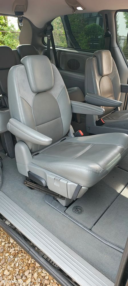 Chrysler Grand Voyager 2.8 CRD Limited S&G - 12