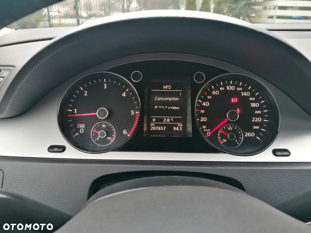 Volkswagen Passat 2.0 TDI Comfortline - 15