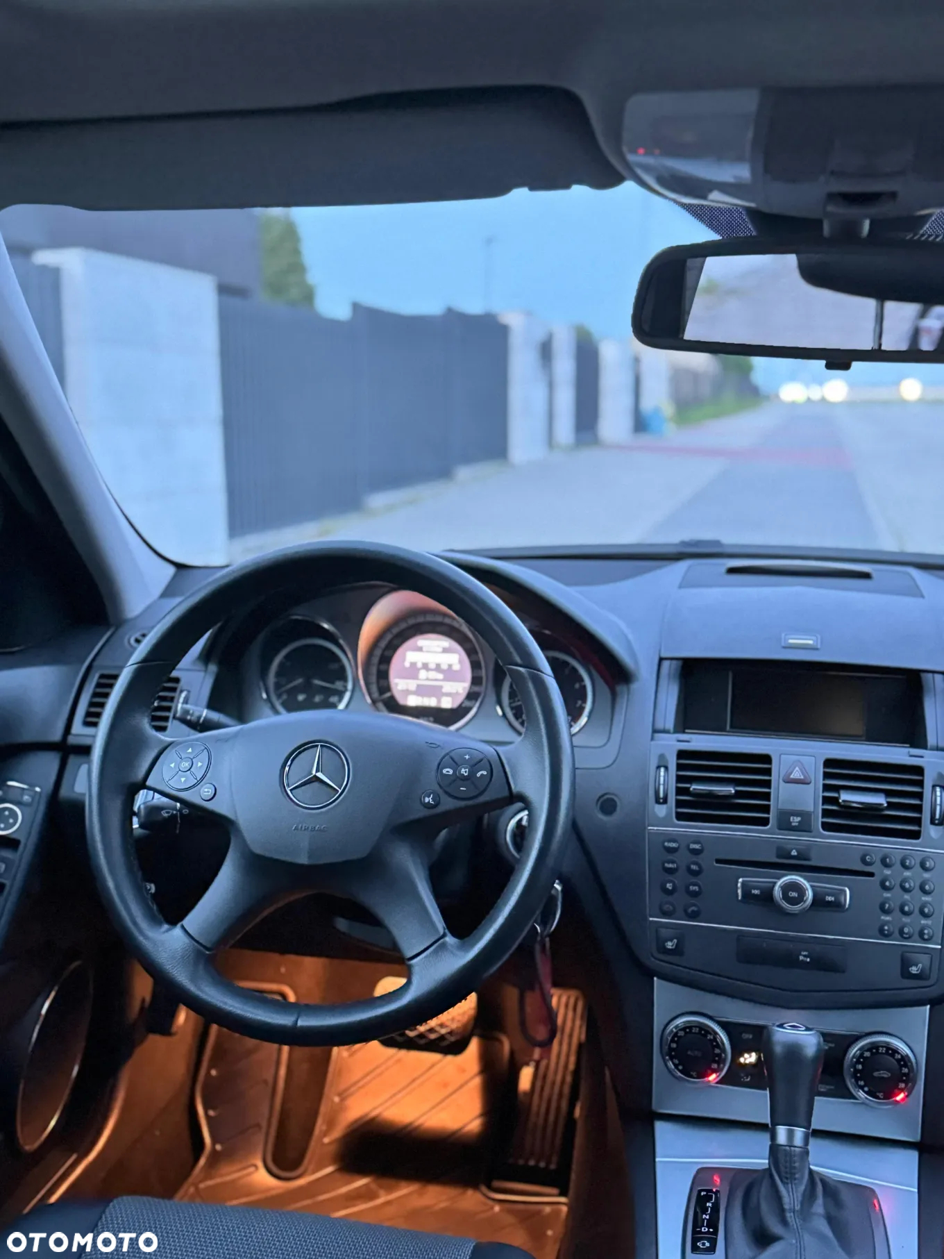 Mercedes-Benz Klasa C 200 T (BlueEFFICIENCY) 7G-TRONIC Avantgarde - 19
