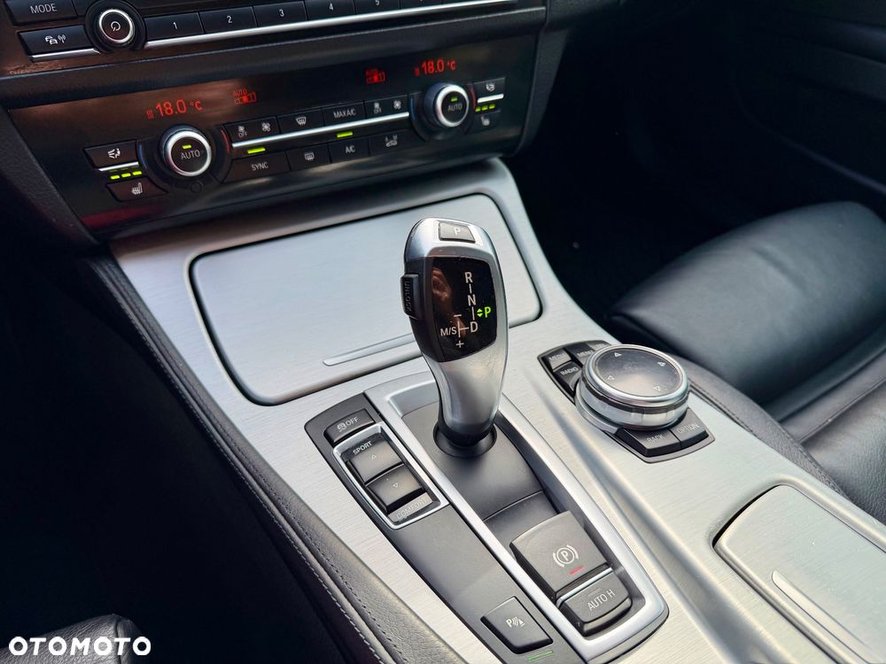 BMW Seria 5 520d Sport-Aut - 22