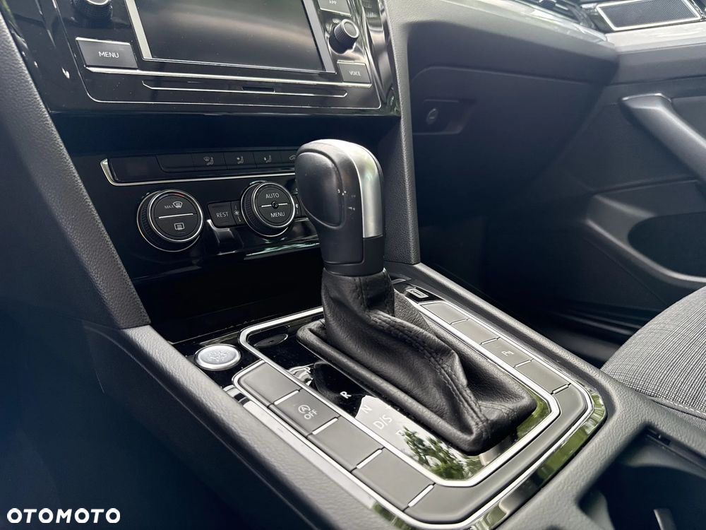 Volkswagen Passat 1.5 TSI EVO Essence DSG - 25