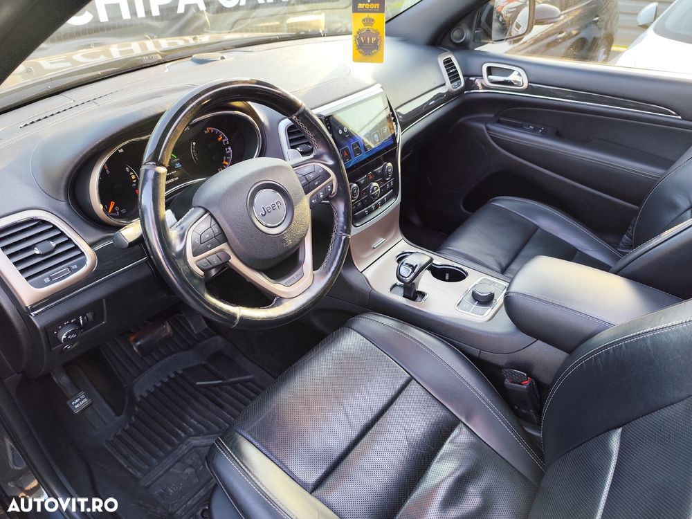 Jeep Grand Cherokee - 25