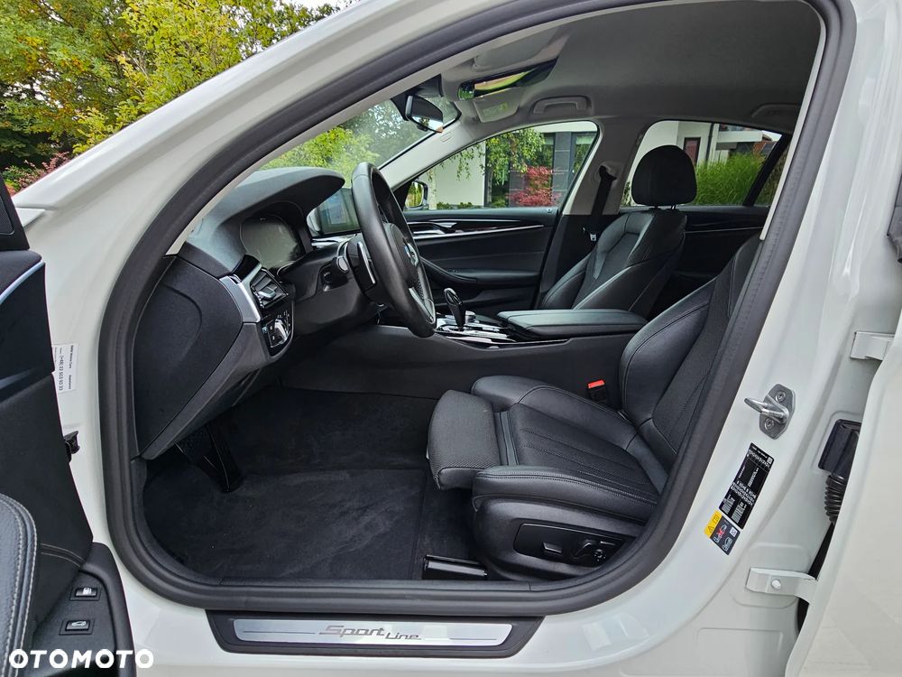 BMW Seria 5 530e iPerformance M Sport sport - 17