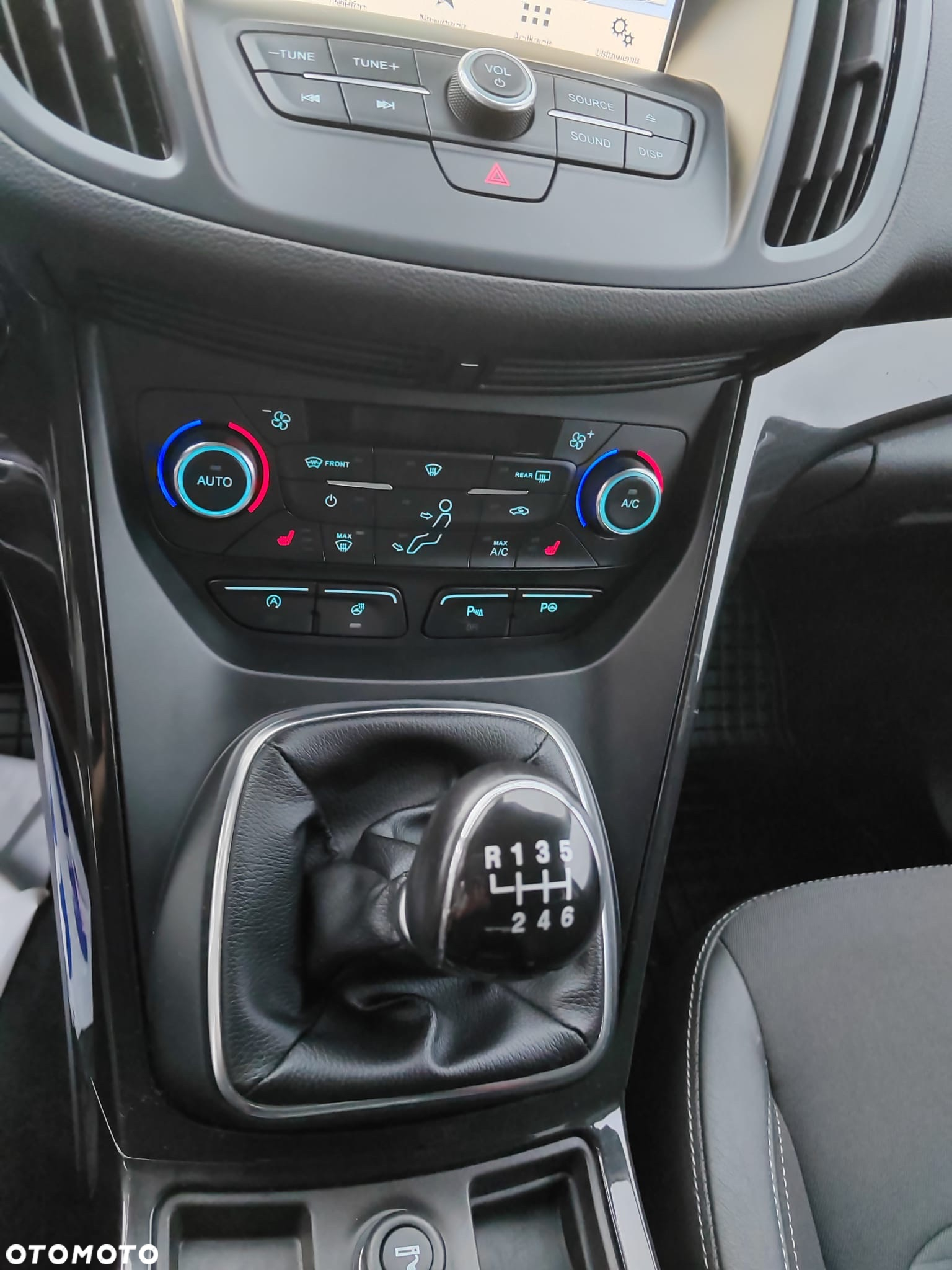 Ford Kuga 1.5 EcoBoost 2x4 ST-Line - 31
