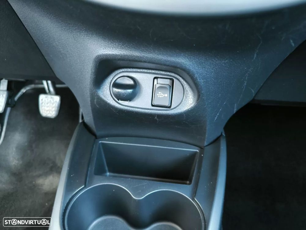 Toyota Yaris 1.4 D-4D ACtive+AC - 42