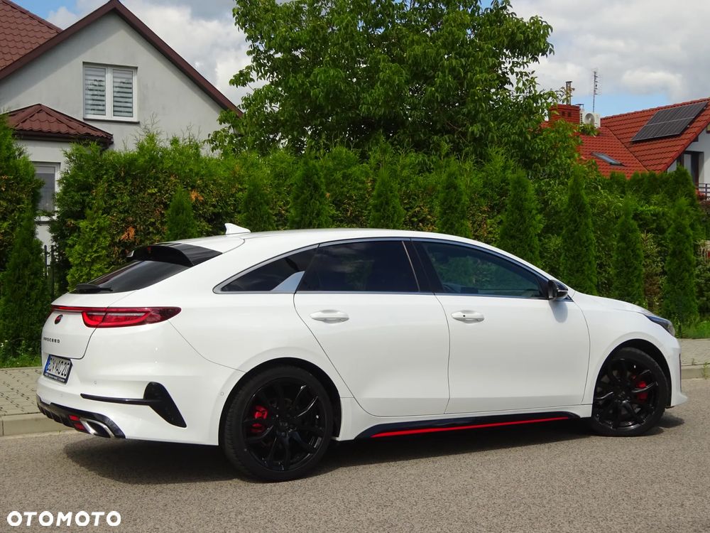 Kia ProCeed 1.6 T-GDI GT DCT - 27