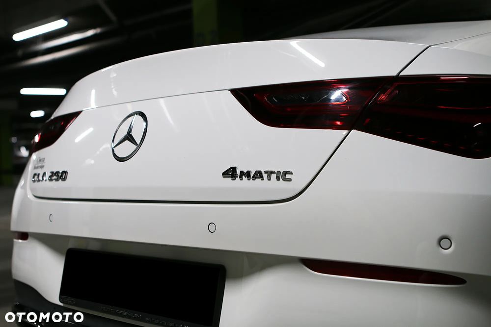 Mercedes-Benz CLA 250 4Matic 7G-DCT AMG Line - 12