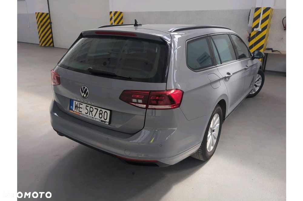 Volkswagen Passat Variant 2.0 TDI EVO Essence - 3