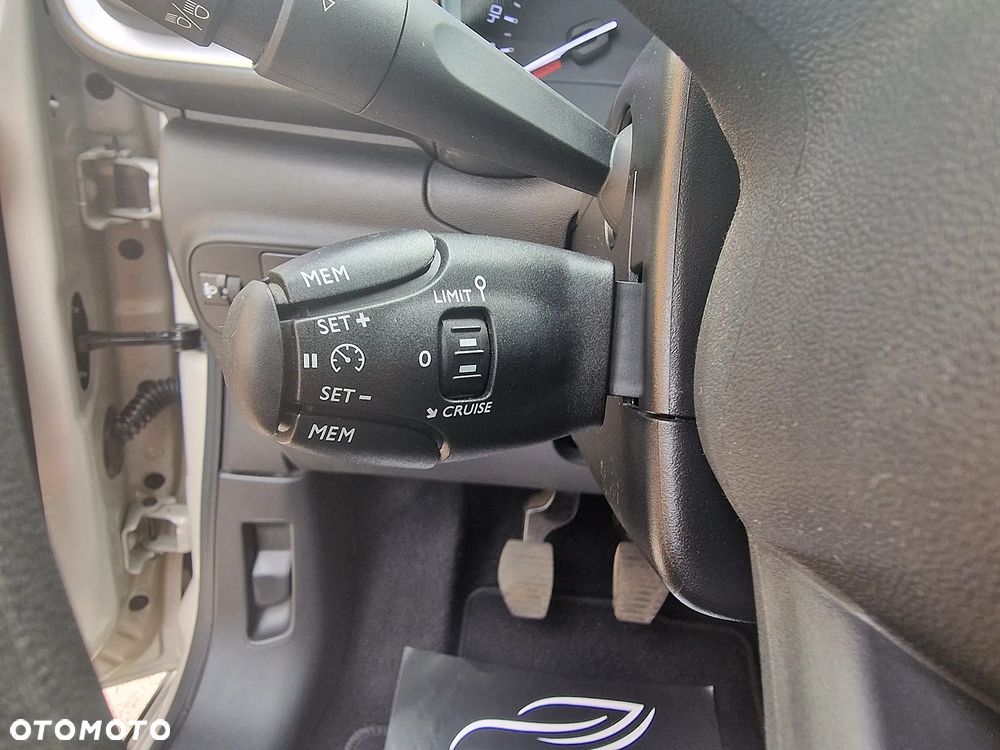 Citroën C3 1.2 PureTech GPF Live - 13