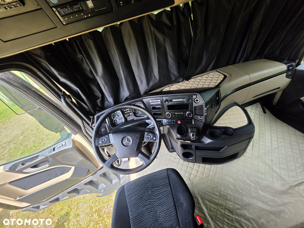 Mercedes-Benz Actros - 22