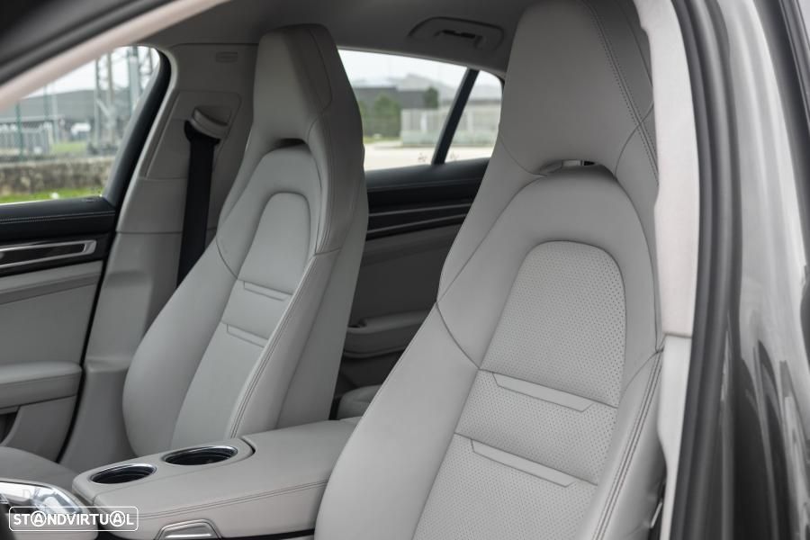 Porsche Panamera 4 S - 23