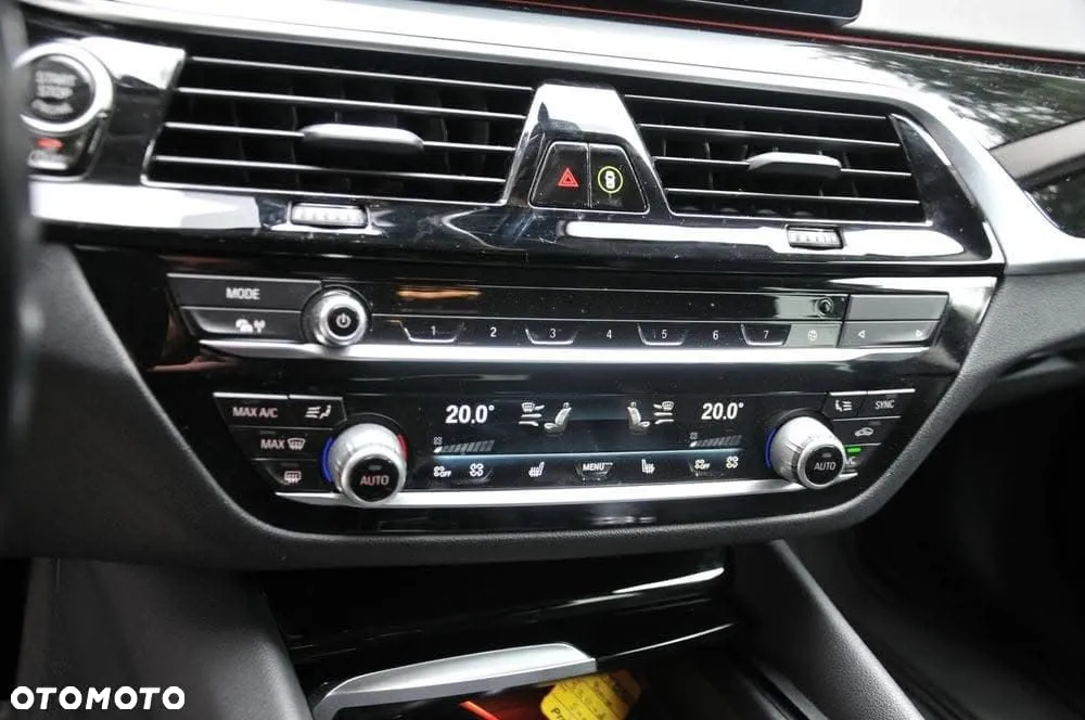 BMW Seria 5 520d Touring Sport Line - 34
