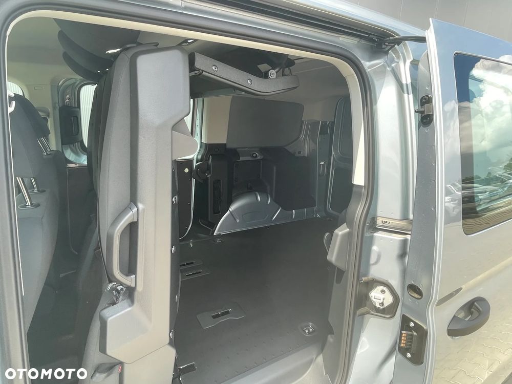 Ford Transit Connect - 8