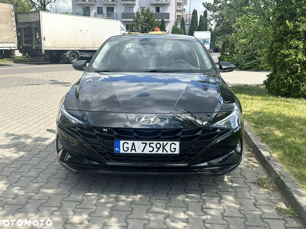 Hyundai Elantra - 2