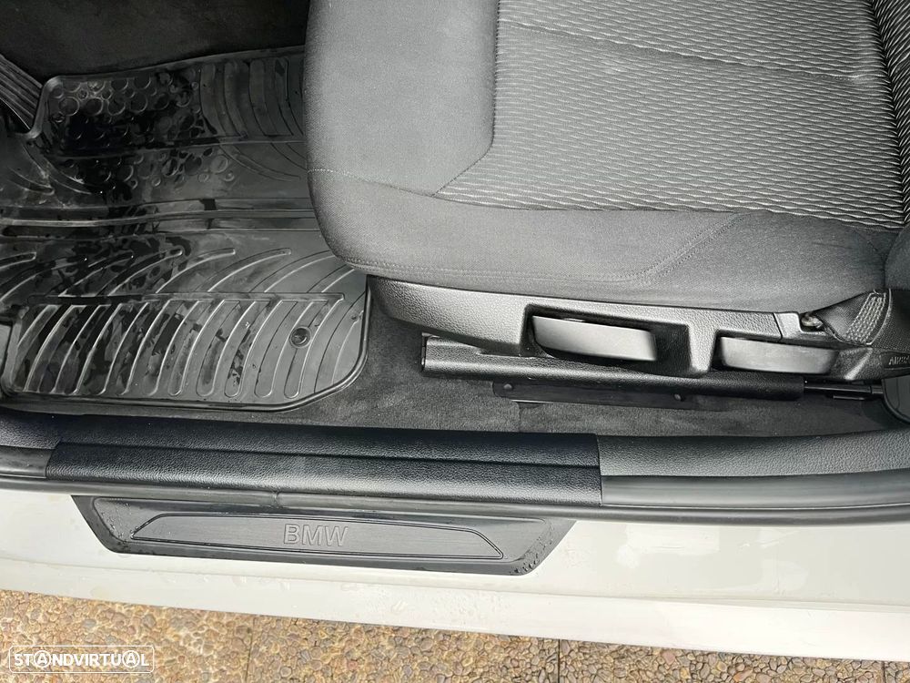 BMW 318 d Touring Sport Line - 42