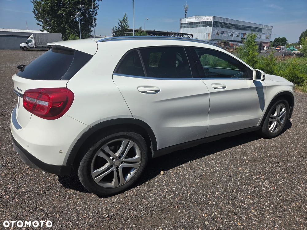 Mercedes-Benz GLA 250 4-Matic - 5