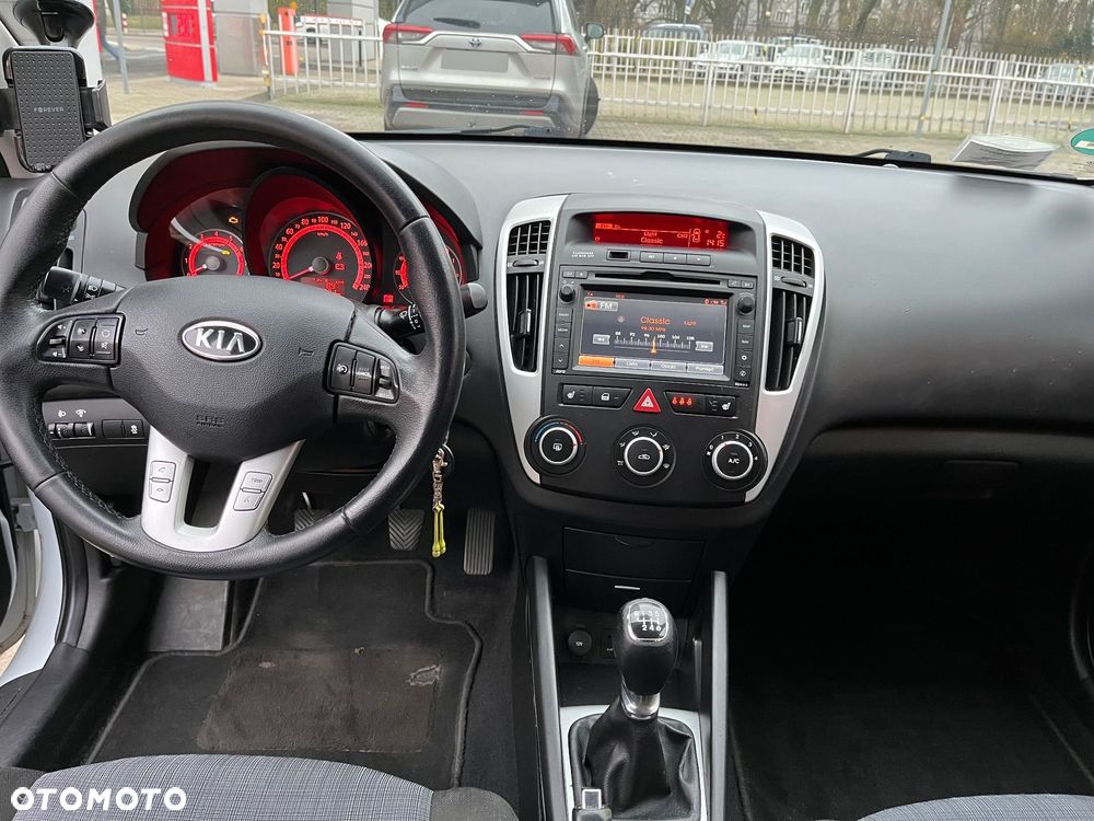 Kia Ceed - 6