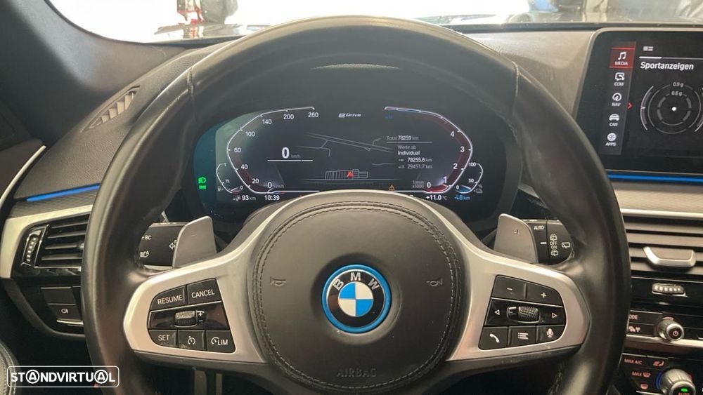 BMW 530 e Pack Desportivo M - 4