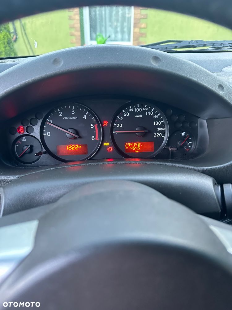 Nissan Navara 2.5 D LE Long - 14