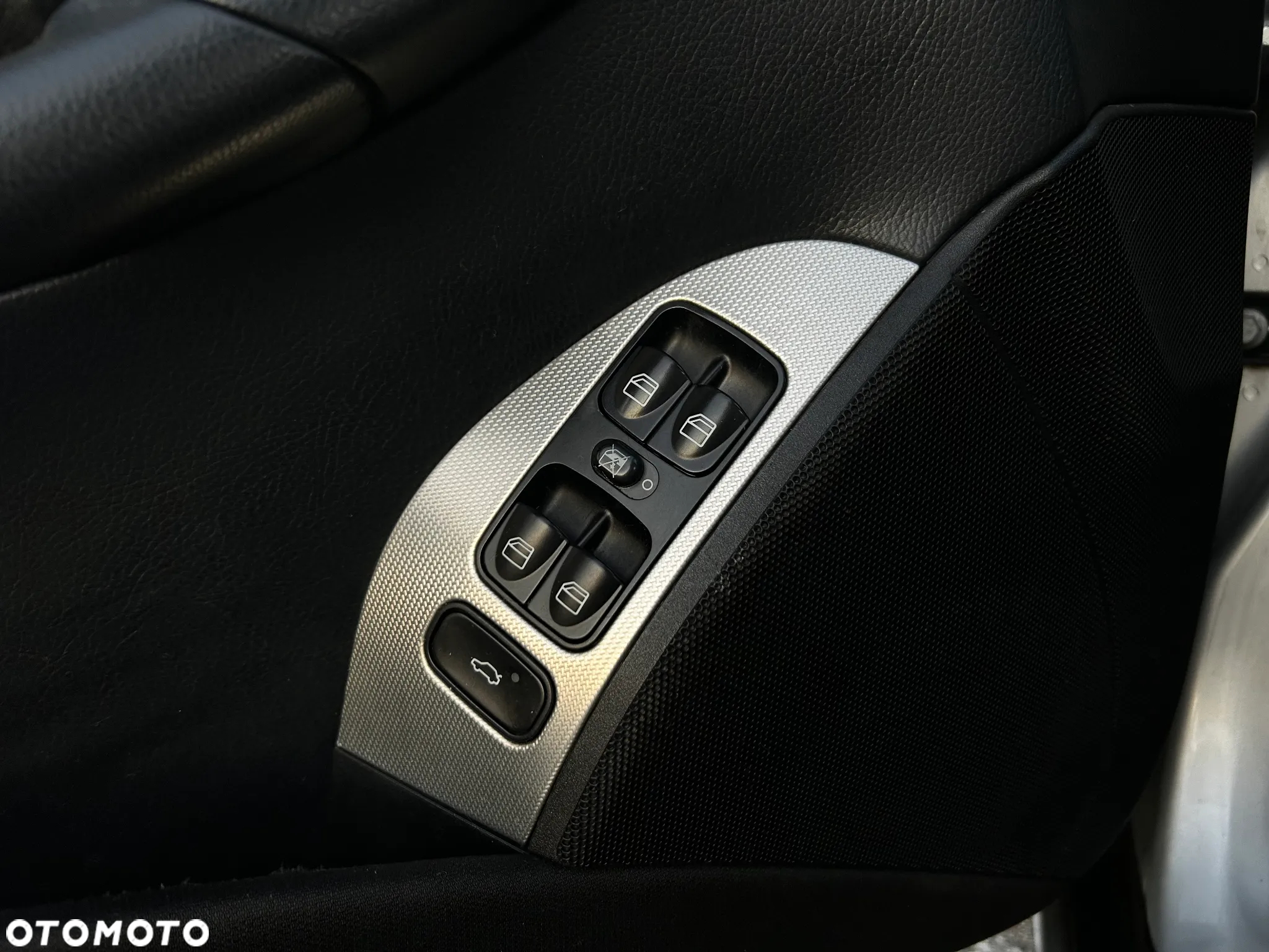 Mercedes-Benz CLK Coupe 220 CDI Avantgarde - 25