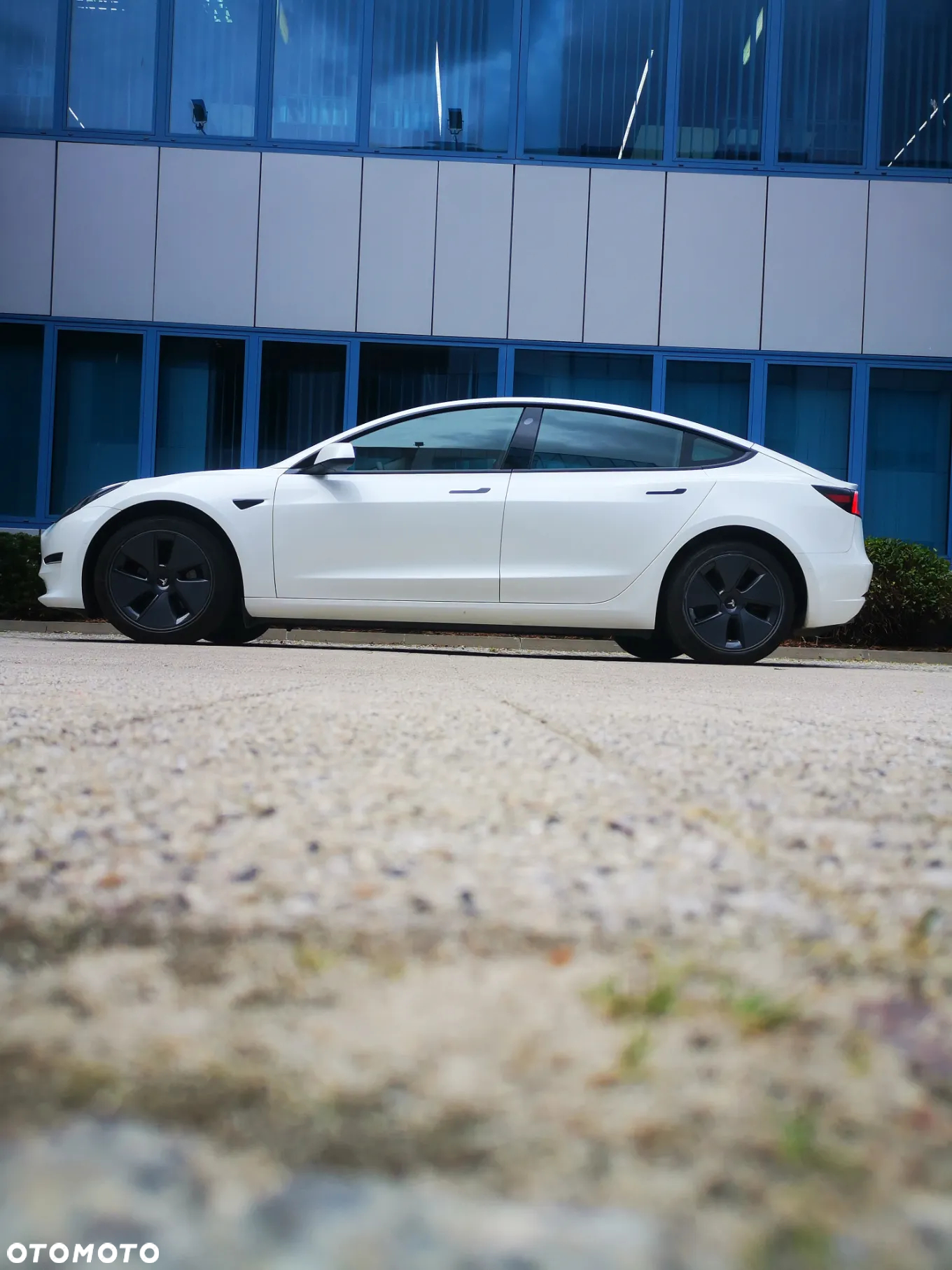 Tesla Model 3 - 5