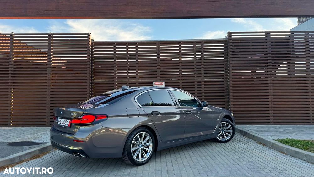 BMW Seria 5 530e xDrive Aut. Luxury Line - 9