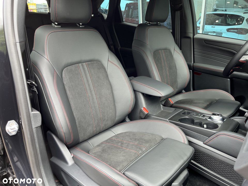 Ford Kuga - 12