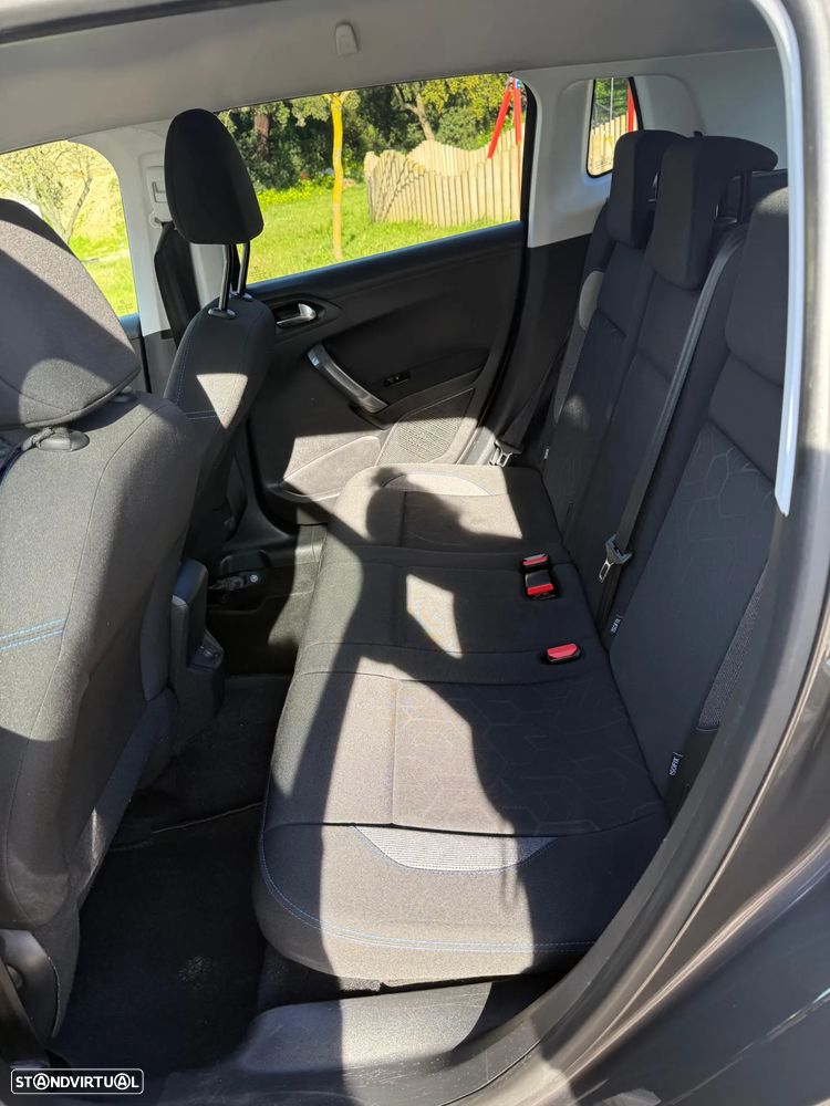 Peugeot 2008 1.2 PureTech Style - 13