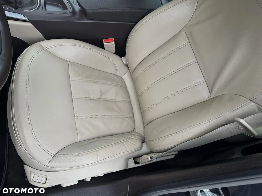 Opel Insignia - 12