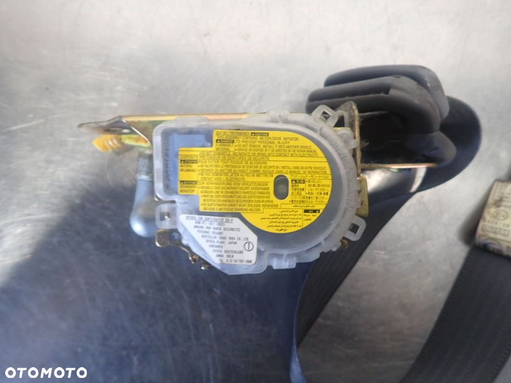 PAS LEWY PRZEDNI BEZPIECZEŃSTWA TOYOTA RAV4 II 2.0 D - 4