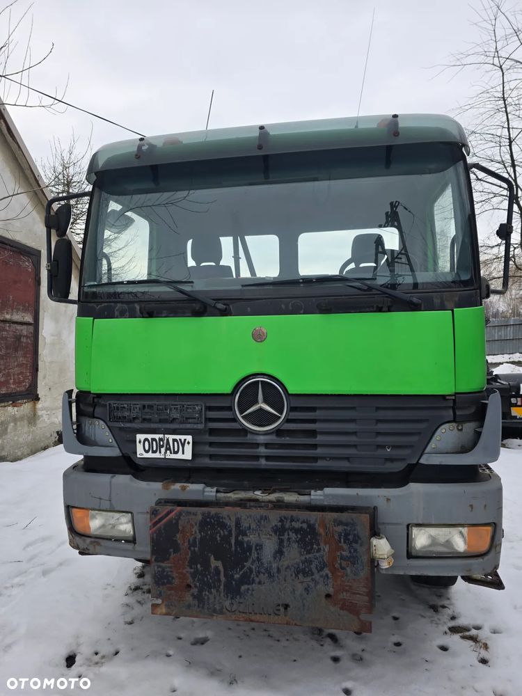 Mercedes-Benz 1828 - 6