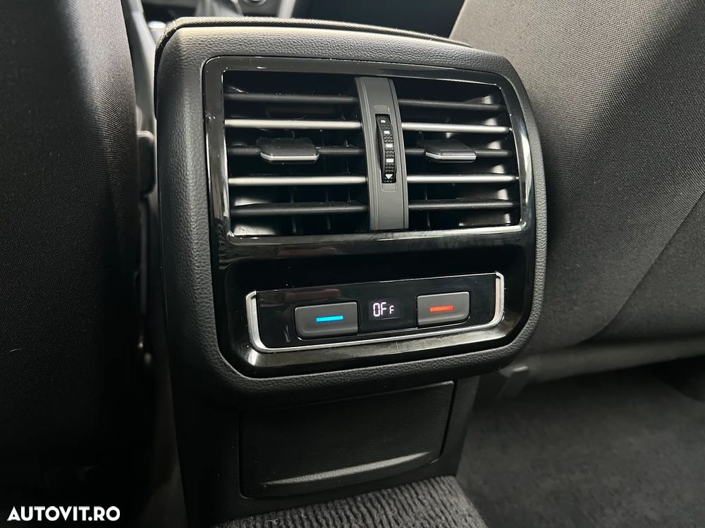 Volkswagen Passat Variant 1.6 TDI R Executive - 19