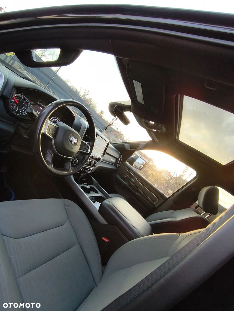 RAM 1500 Crew Cab Shortbed Bighorn - 18